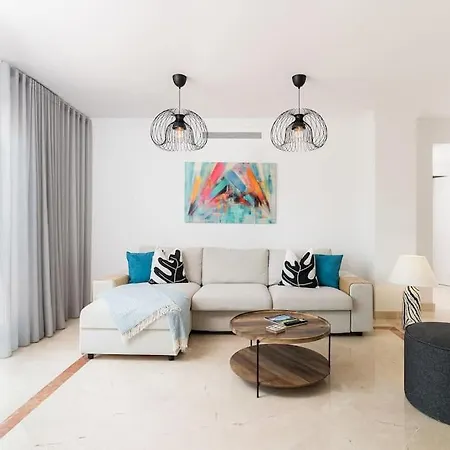 Deluxe 2 Bed Apartamento Estepona